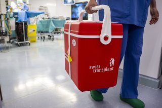Selon Swisstransplant, 83 personnes sont mortes en 2022 en Suisse alors qu'elles figuraient sur la liste d'attente pour un organe compatible (image symbolique).
